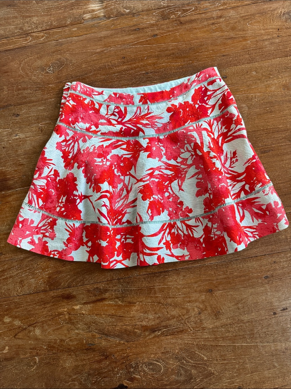 Banana Republic Red and White Floral Skater Skirt size 6 NWOT